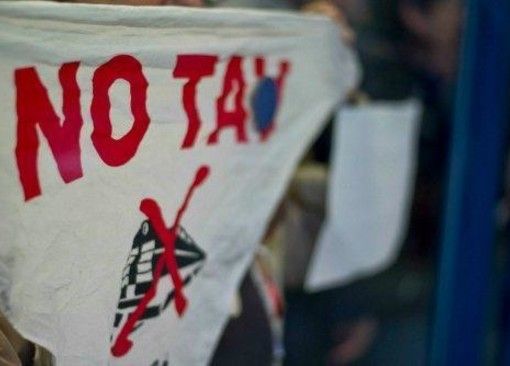 Estate di lotta No Tav: attacchi dei manifestanti al cantiere di Chiomonte, 55 denunciati