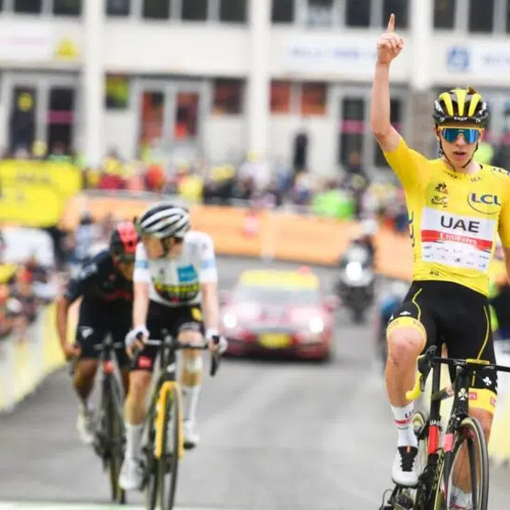 Tour à Turin: incontri, letture e dialoghi per omaggiare lo storico arrivo del Tour de France