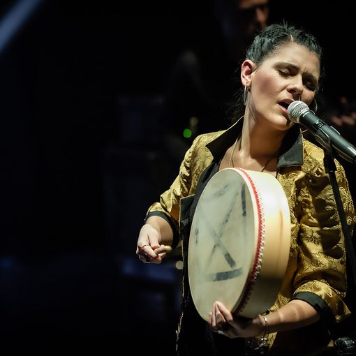 Flo in concerto al FolkClub con La canzone che ti devo