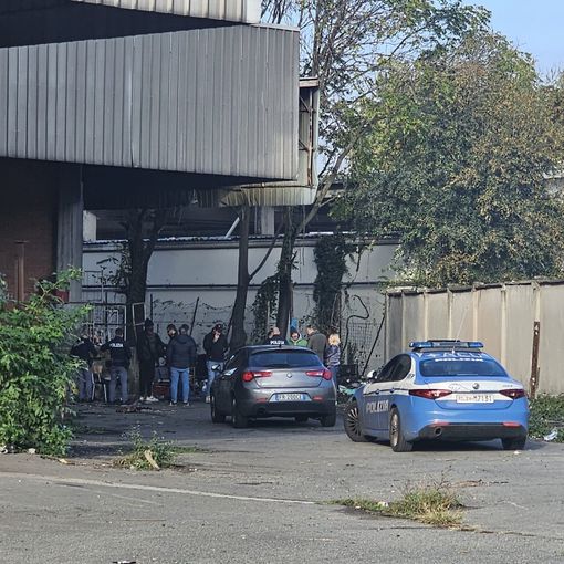 Ex Gondrand, in corso lo sgombero dell'ex fabbrica occupata [FOTO E VIDEO]