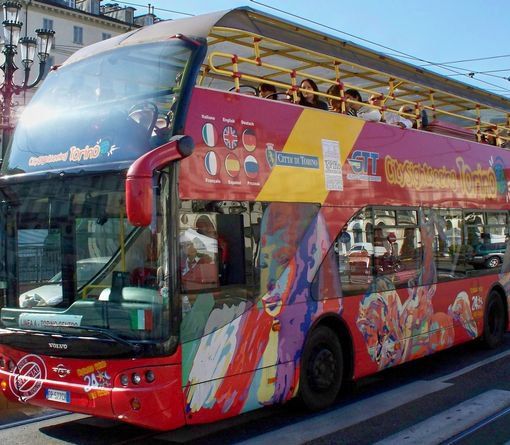 Pasqua e dintorni, Torino sale sui ponti per contemplare lo spettacolo del turismo e dei consumi