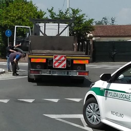 camion fermo polizia locale nichelino