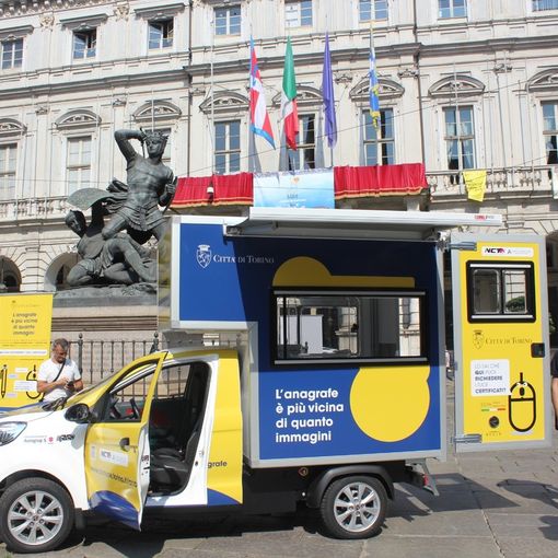 Green Epic(0): l’anagrafe arriva nei quartieri su un mezzo elettrico [VIDEO e FOTO]
