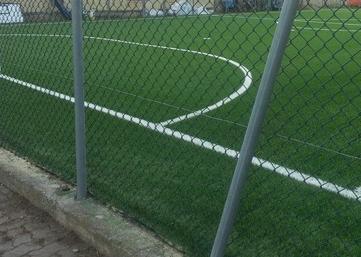 Borgaro, entrano abusivamente in un campo di calcio per fare una partita: 22 adolescenti multati di 400 euro a testa