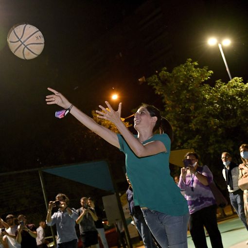 Iren accende le luci sul campo da basket della Circoscrizione 6 in corso Taranto