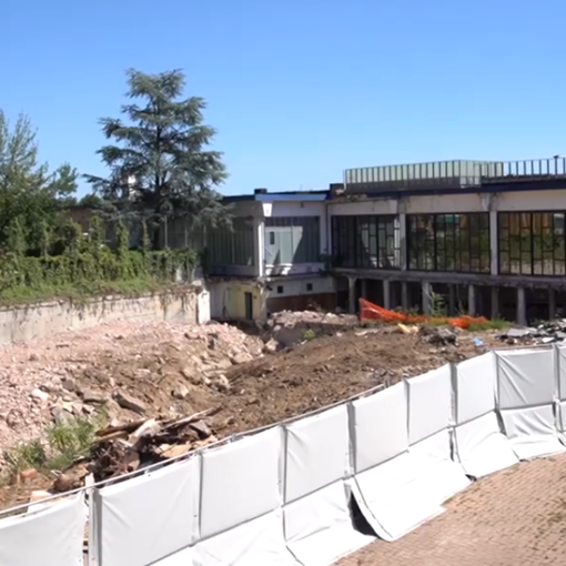 Moncalieri, stop ai lavori per la nuova piscina: scoperto un problema strutturale al fondo vasca
