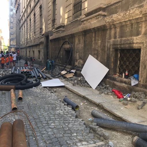Lavori in via Corte d'Appello: il Borgo Juvarriano diventa ancora una volta un labirinto