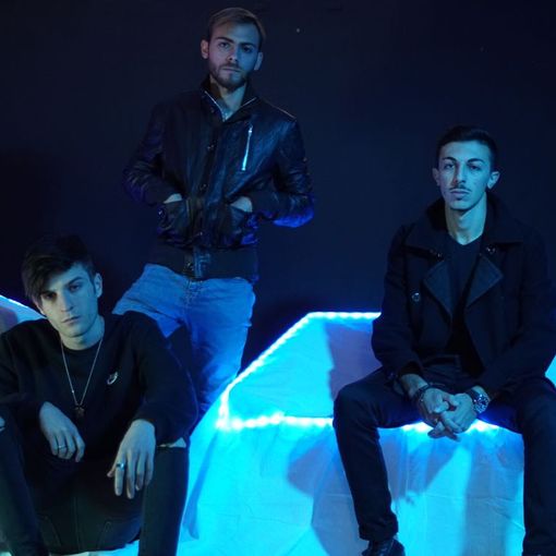 Lo smarrimento urbano in una canzone: “Sotto la pioggia” di Torino corrono gli artisti di Electorecords