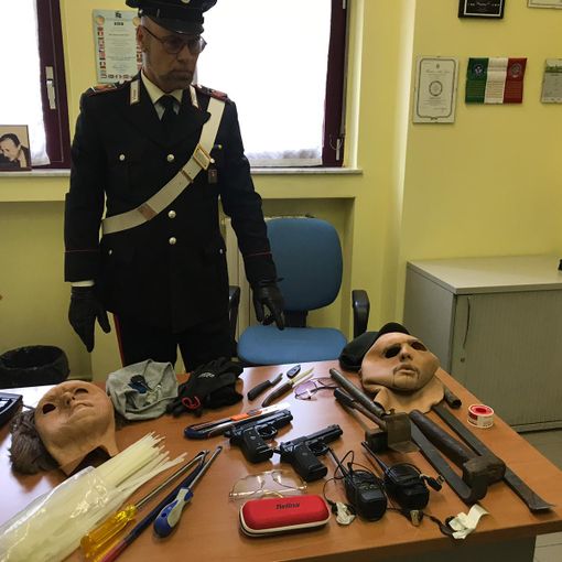 Prosegue la caccia dei carabinieri ai tre rapinatori fuggiti dopo l'assalto all'Unicredit di Bussoleno (VIDEO)