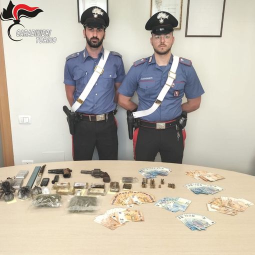 L'operazione tra Rivalta, Piossasco, Cumiana e Torino: trovate pistole rubate