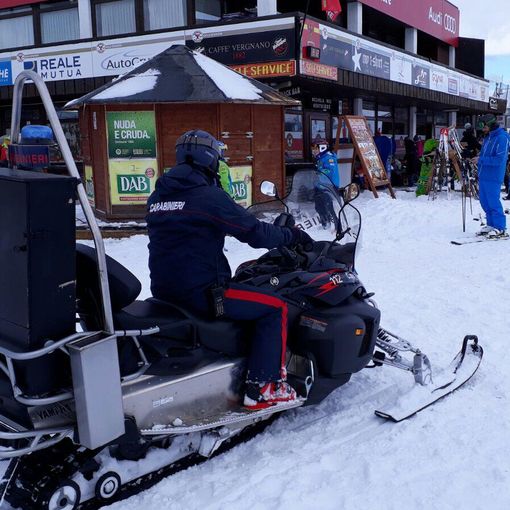 Un Capodanno di controlli su piste e strade per i carabinieri a Sestriere e in alta val di Susa