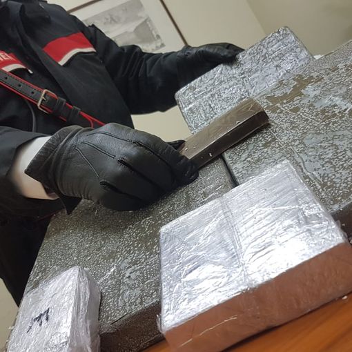 Controlli dei Carabinieri nel Torinese: in manette 3 spacciatori, chiuso un bar frequentato da pregiudicati