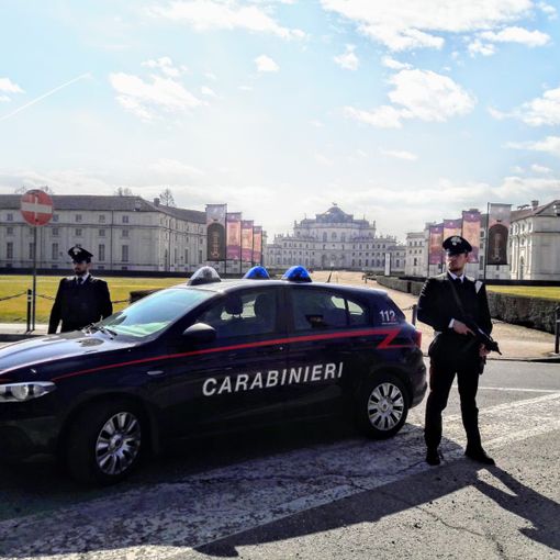 Stupinigi, chiedono il pizzo alla &quot;collega&quot; per lasciarla lavorare: arrestate due prostitute
