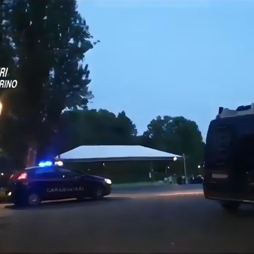 Ruba pochi euro in un circolo del Valentino e poi tenta invano di nascondersi: arrestato