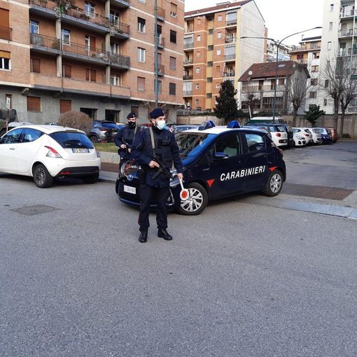 Posto di blocco dei carabinieri a Torino
