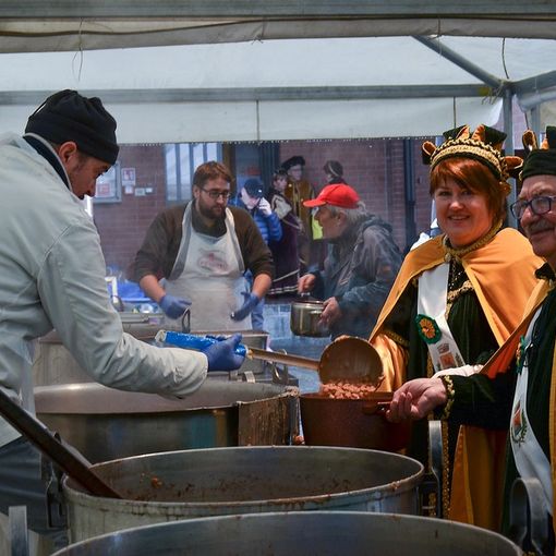 Il carnevale di Banchette scalda i motori e rinnova la tradizione della &quot;Cossatera&quot; (FOTO)