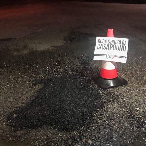 Strade dissestate a Verolengo: CasaPound “tappa” alcune buche