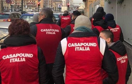 San Bernardo d'Ivrea, anche CasaPound alla fiaccolata in solidarietà del tabaccaio