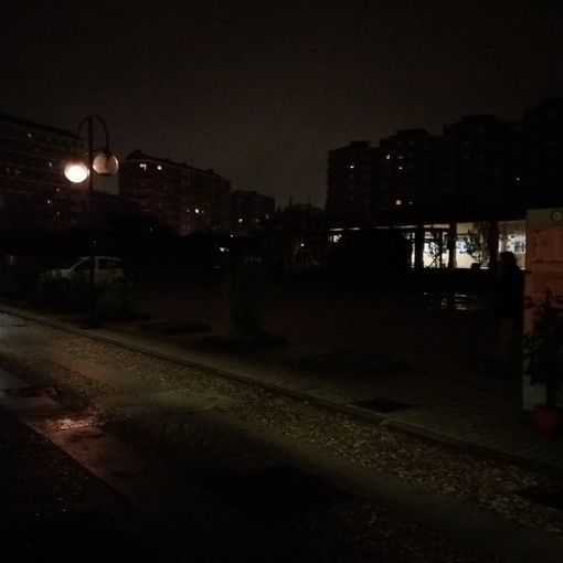 Luci e ombre sulla Cascina Giajone: al buio da settimane, ma arriva la tecnologia per monitorare le piogge