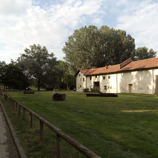 foto di archivio e locandina evento