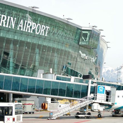 A Caselle decolla la polemica: &quot;Estate in calo del 20% e la colpa è solo di Alitalia&quot;