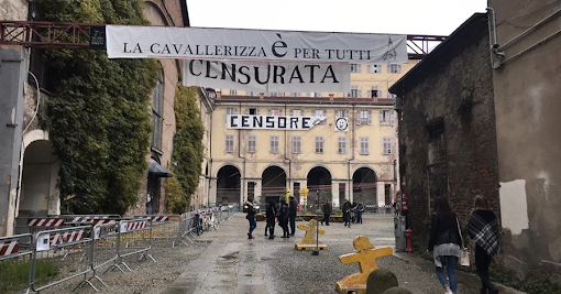 L'ultima notte nella Cavallerizza, gli occupanti minacciano una resistenza pacifica: &quot;Non vogliamo andarcene&quot;