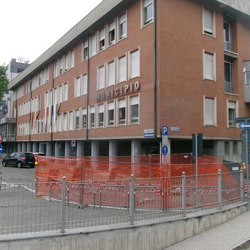 Grugliasco: cede una parte del terreno, chiuso l'accesso al Comune da piazza Matteotti