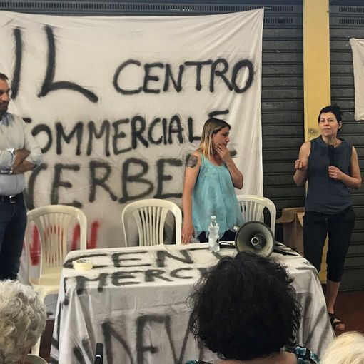 “Il centro commerciale Verbene non deve chiudere”: l’appello di negozianti e residenti delle Vallette