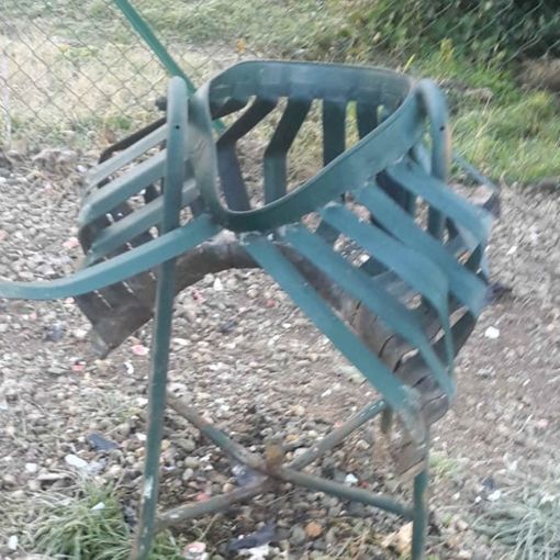 Distrutto cestino al parco Palatucci: &quot;Vandali con petardo&quot;