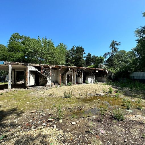 Lo Chalet “perde” un’altra estate: nell’ex discoteca ancora ruderi a causa della burocrazia