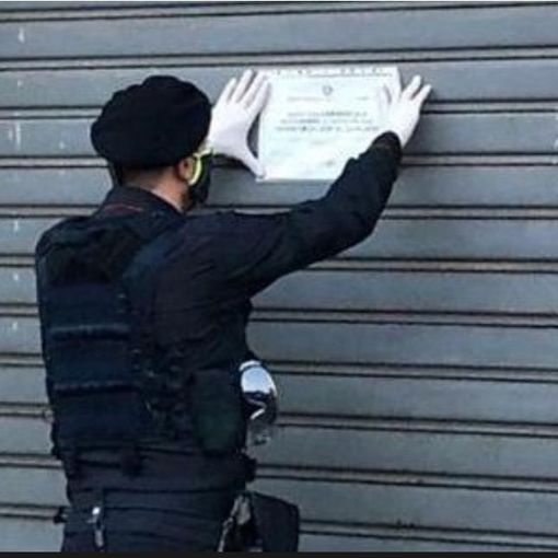 Restano aperti oltre l'orario consentito: chiusi un kebab e un bar a Torino e Moncalieri