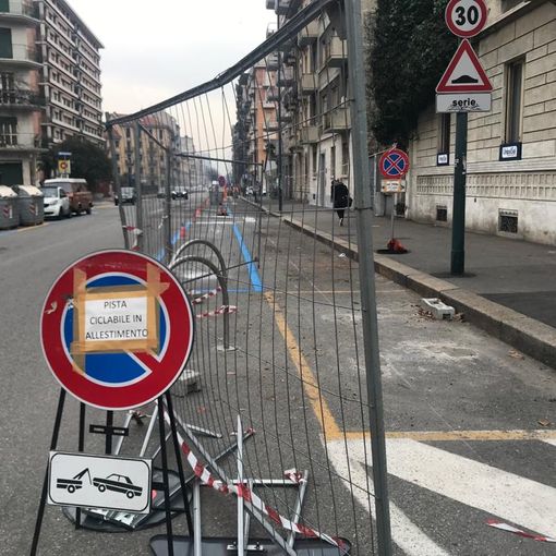 Più spazio alle bici e meno alle auto, a Torino si inaugura una nuova &quot;doppia&quot; pista ciclabile