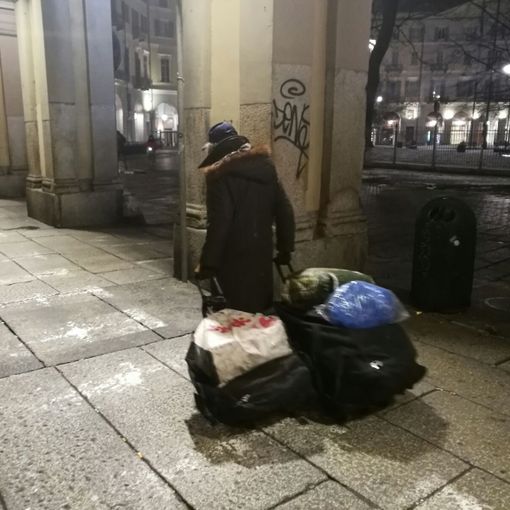 Clochard e poveri, a Torino un bus attrezzato per trovare in &quot;strada&quot; medici e assistenza legale/sociale