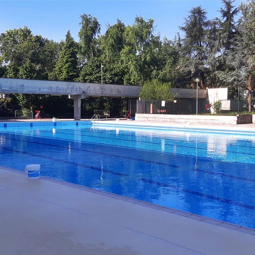 Apertura straordinaria delle piscine Franzoj e Colletta a Ferragosto