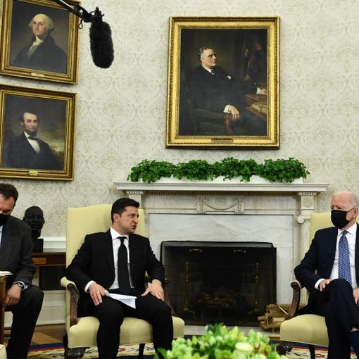 Strategia USA in Ucraina nel 2022: temporeggiare e finanziare