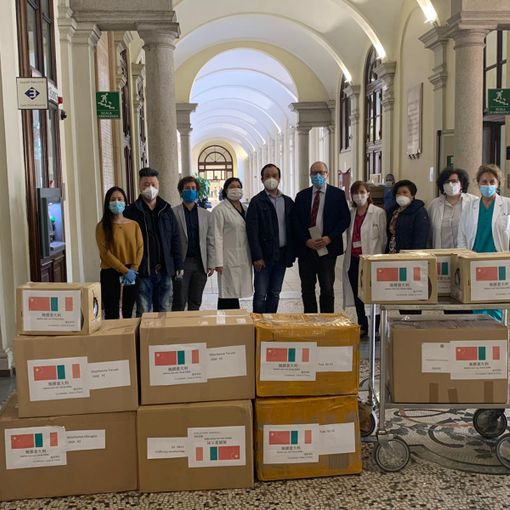Coronavirus, la Comunità cinese dona materiale sanitario all'ospedale Mauriziano