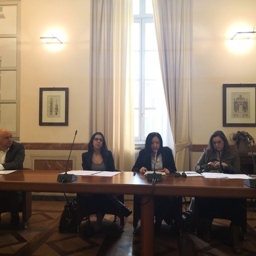 Più di mille genitori in difesa della Rubino: &quot;Non chiudete la scuola dell'infanzia&quot;