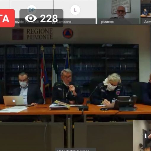 Unità di crisi, Testi: &quot;Pugnalati alle spalle dai colleghi medici, ma pensiamo al lavoro fatto: nella fase 2 saremo più vicini alle persone&quot;