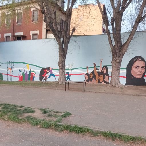 Un murales per celebrare le donne iraniane alla Scuola Camillo Olivetti