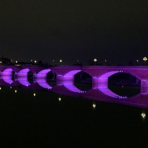 Anoressia e bulimia, staserail Ponte Vecchio di San Mauro si illumina di lilla