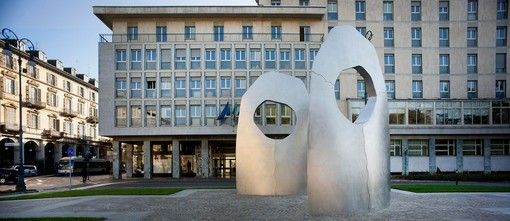 In foto, l'opera Anatomia Umana di Salvatore Astore situata in corso Galileo Ferraris