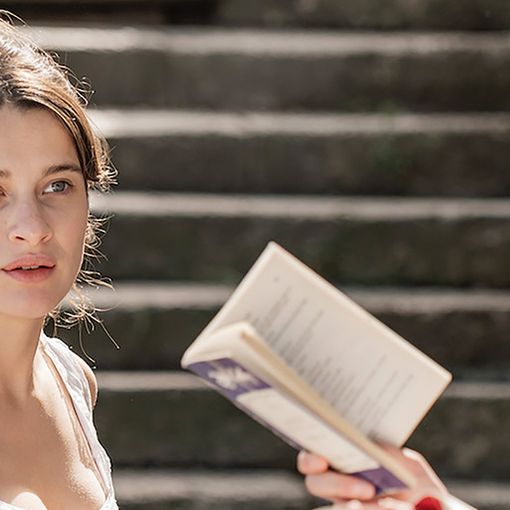 In foto, &quot;Une jeune fille qui va bien&quot;