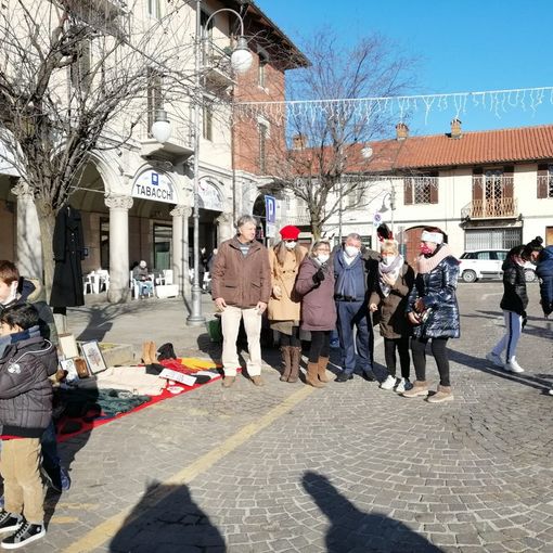 A Pianezza partecipazione per l'evento di solidarietà #teloregalosetipiace