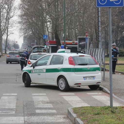 un controllo della polizia municipale
