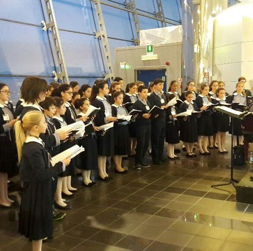 Concerto di Natale in aeroporto con il Coro di voci bianche del teatro Regio