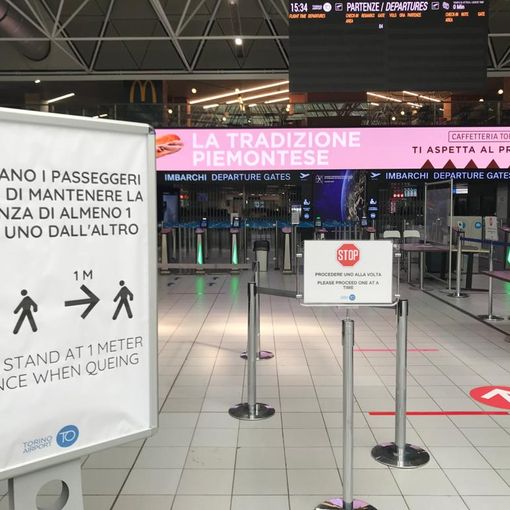 Caselle, l’aeroporto fantasma in cui il tempo sembra essersi fermato: piste vuote e check in deserti [VIDEO]