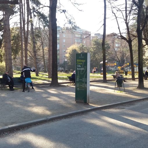 Anziani &quot;indisciplinati&quot; a Santa Rita, code ordinate in supermercati e farmacie del Lingotto [FOTO]