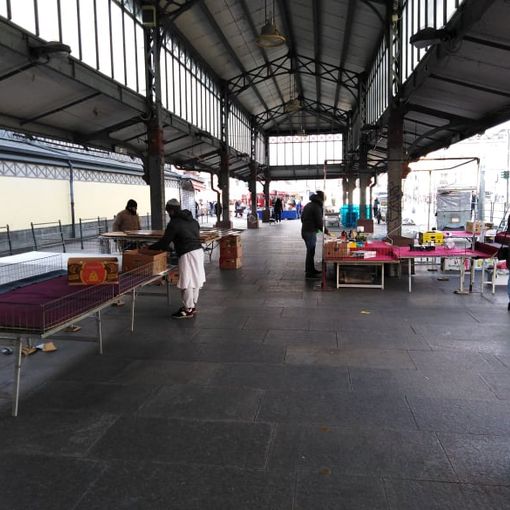 Coronavirus, effetto decreto su Porta Palazzo: meno banchi e clienti, chiuso il Mercato Centrale [FOTO]