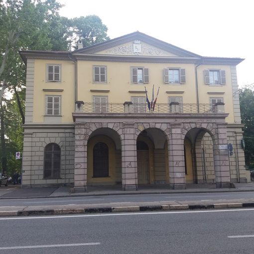 Uffici tecnici e anagrafe traslocano in corso Moncalieri 80: “Lasciamo spazio al Cap10100”