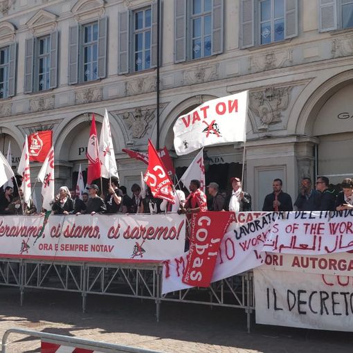 Concluso il Corteo del Primo Maggio, con contorno di incidenti e feriti. &quot;Oggi il tema è il lavoro, non il Tav&quot; (FOTO)